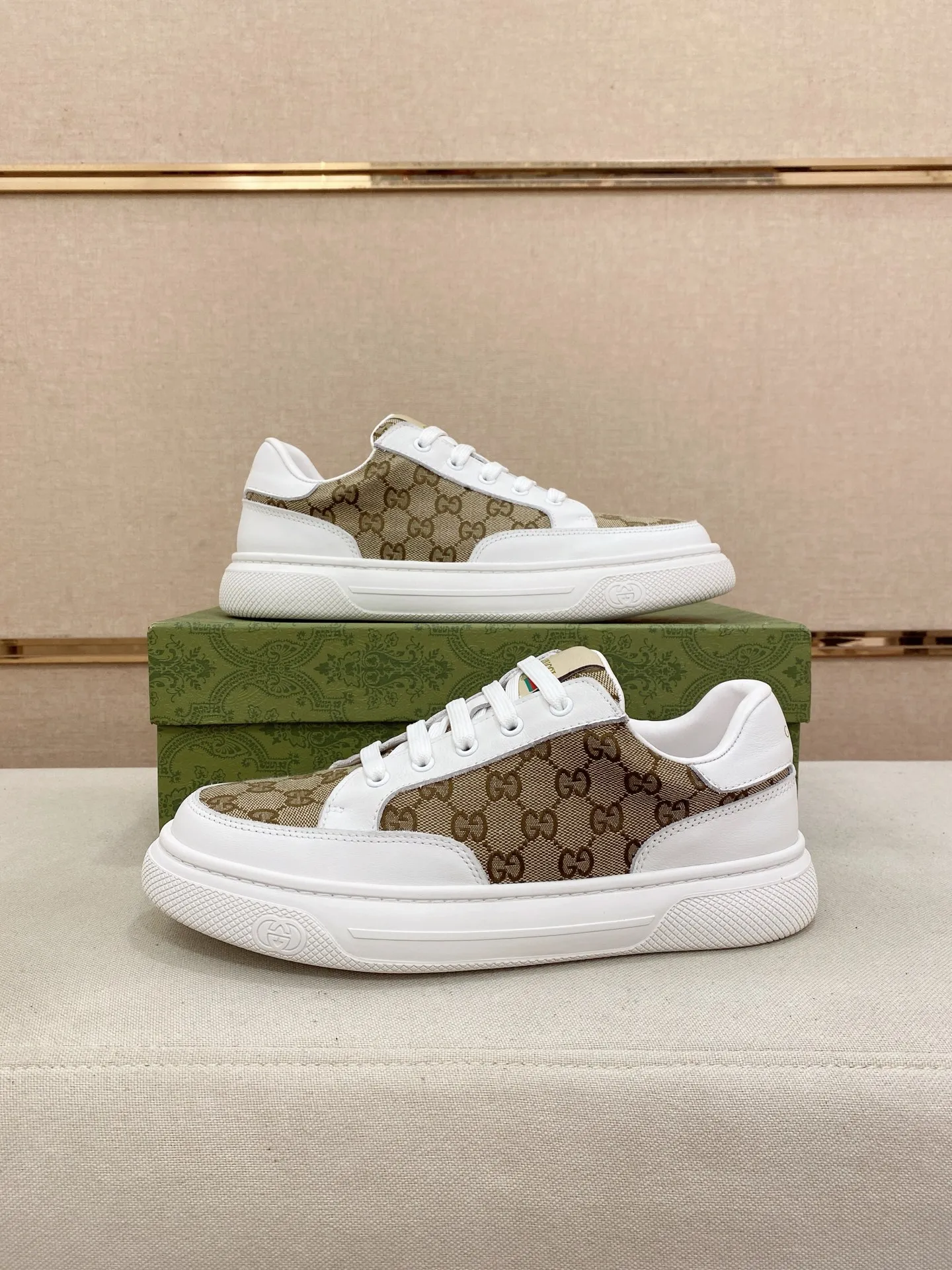 Men's clothing and shoes💰 440💰🇮🇹🇮🇹GUCCI🔍🔍New models are on sale at the same time at counters, uppers🇮🇹 Italian imported first-layer cowhide, fully imported sheepskin lining💪💪, completely 1⃣️ to 1 ⃣️Re-engraved🇮🇹💪💪, ⚠Sole: The original sole is specially provided by the original factory, the exclusive movable molded sole is super comfortable, ⚠The original factory follows the order, 🔍🔍high quality, you can enter and exit the counter at will, welcome to compare⚠. Code number:38-44